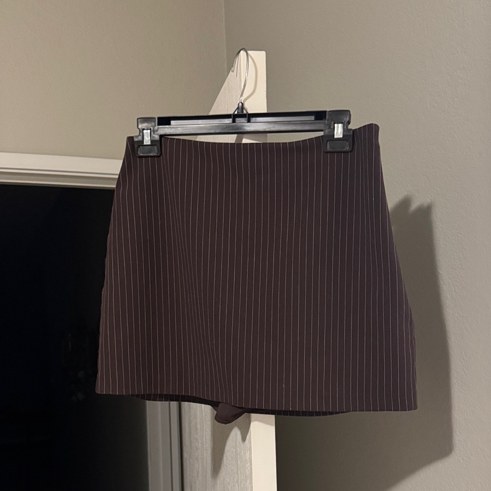 The A&F Scarlett Mini Skort (M)